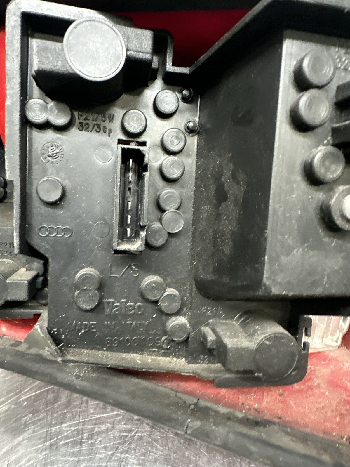 AUDI TT QUATTRO MK1 8N 3 DOOR COUPE LEFT REAR PASSENGER SIDE NEARSIDE TAIL LIGHT