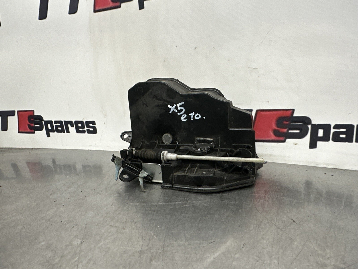 BMW X5 DOOR LOCK MECHANISM REAR LEFT PASSENGER SIDE 7202147 E70 2007 - 2009