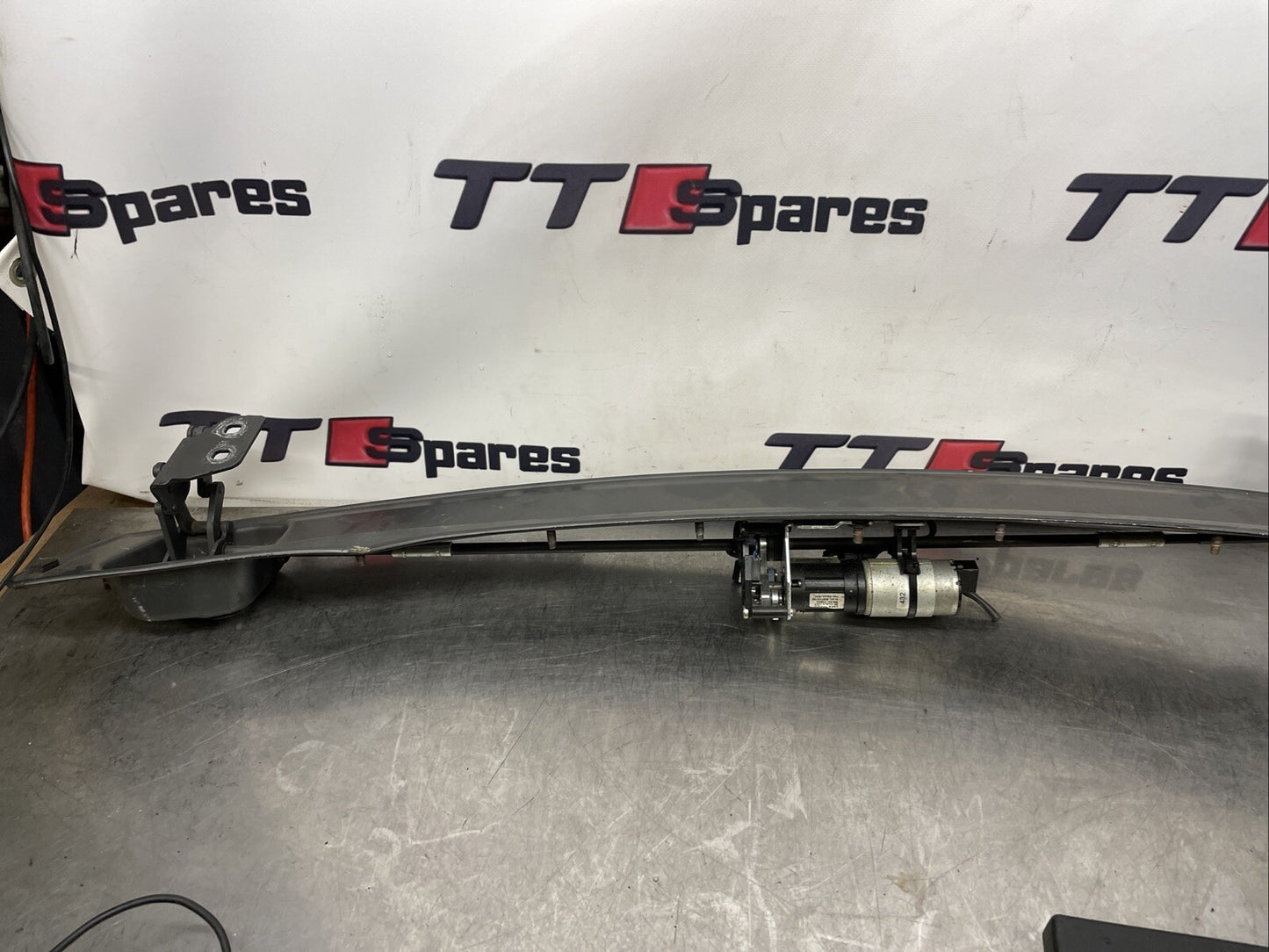 Audi TTRS 8J Tailgate Boot Electric Spoiler Motor 8J0827948C