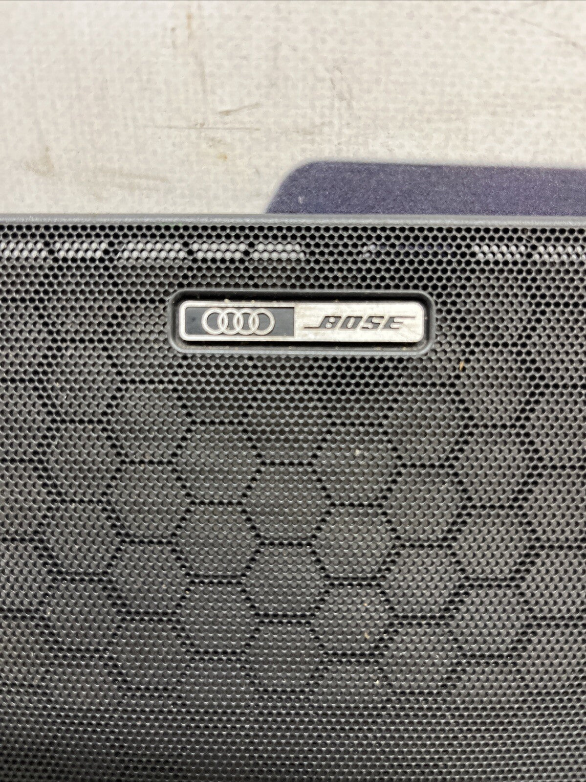 Audi TT 8N MK1 Right Offside O/s Bose Speaker Grill Cover 8N0035420A BLACK