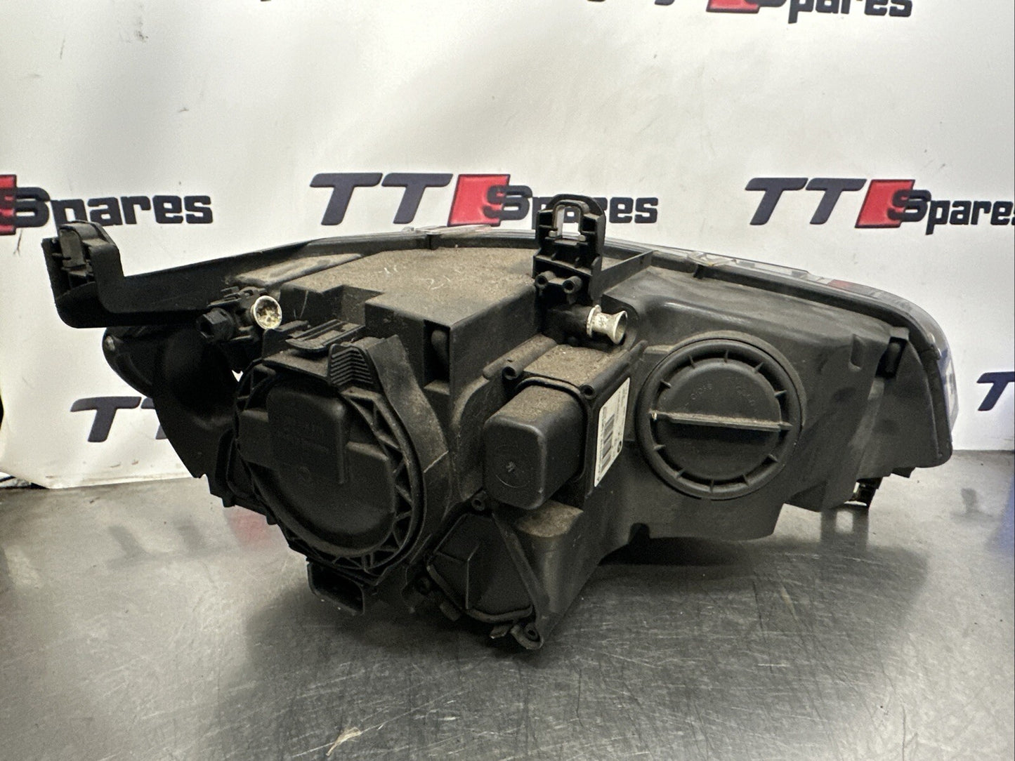 BMW E70 X5 Xenon Headlight Left Passenger Side 7161589