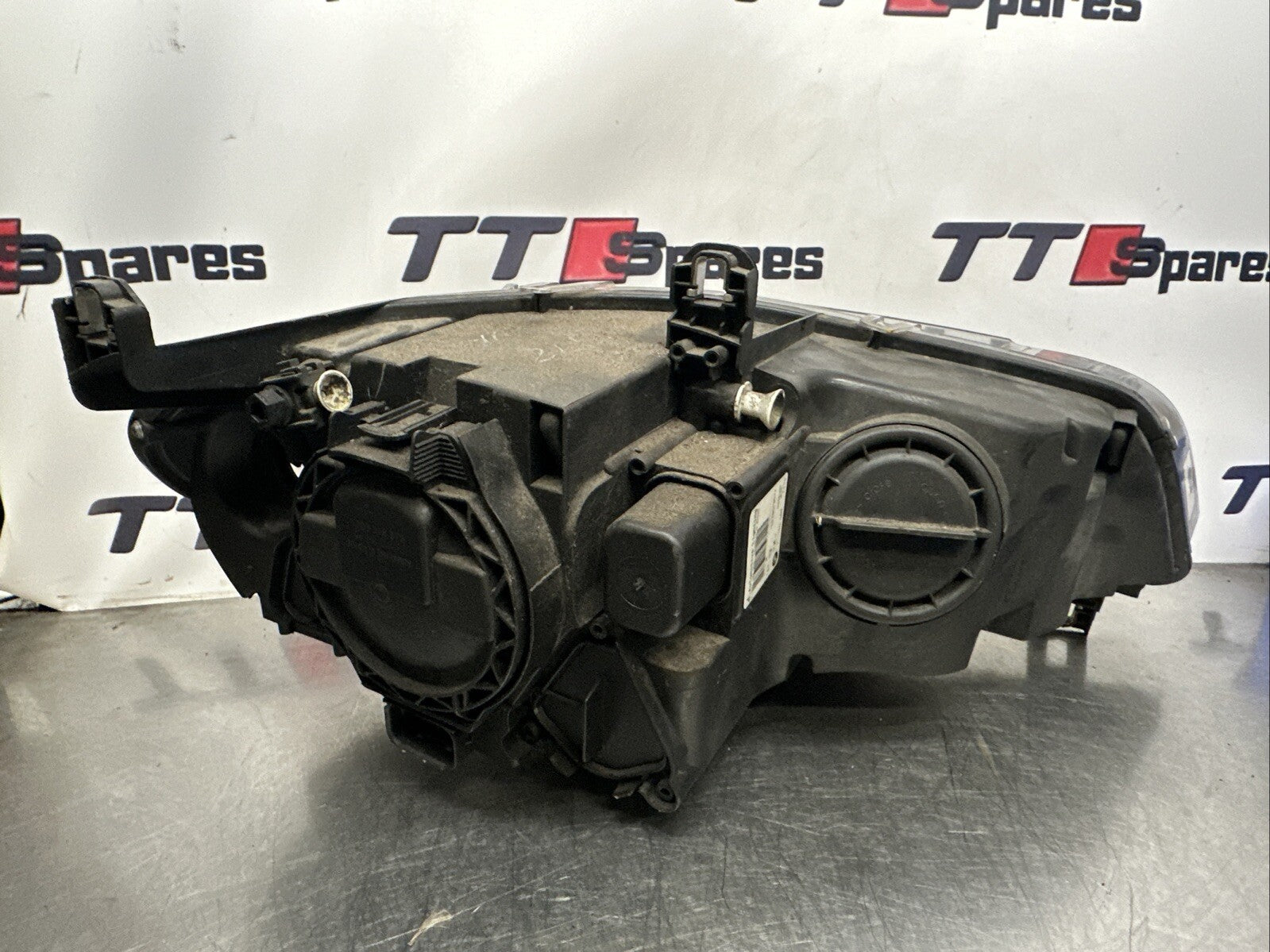 BMW E70 X5 Xenon Headlight Left Passenger Side 7161589