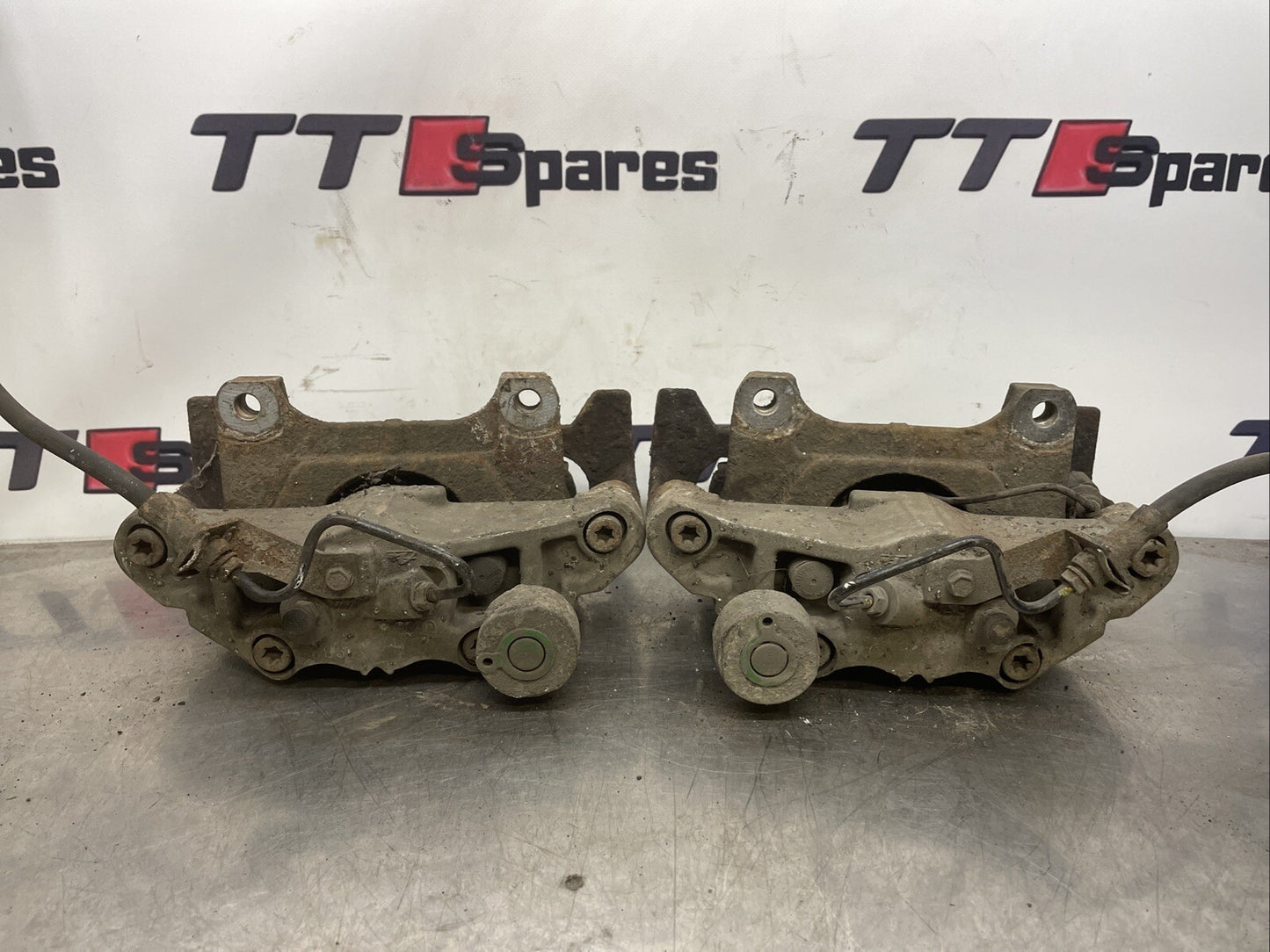 AUDI TT MK2 8J 3.2 V6 Front Brake Calipers AND Carriers A3 8P