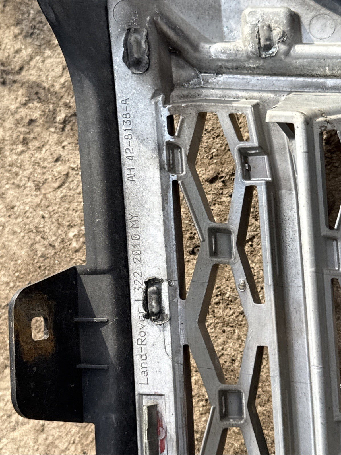 LAND ROVER RANGE ROVER V8 MK3 09-12 FRONT BUMPER GRILL AH42-8138-A