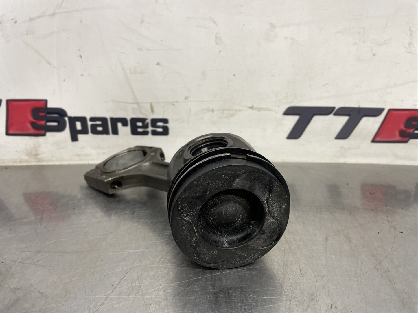 BMW E60 E61 E53 3.0D DIESEL PISTON WITH CONROD M57N 306D2 2004 NURAL 7799357