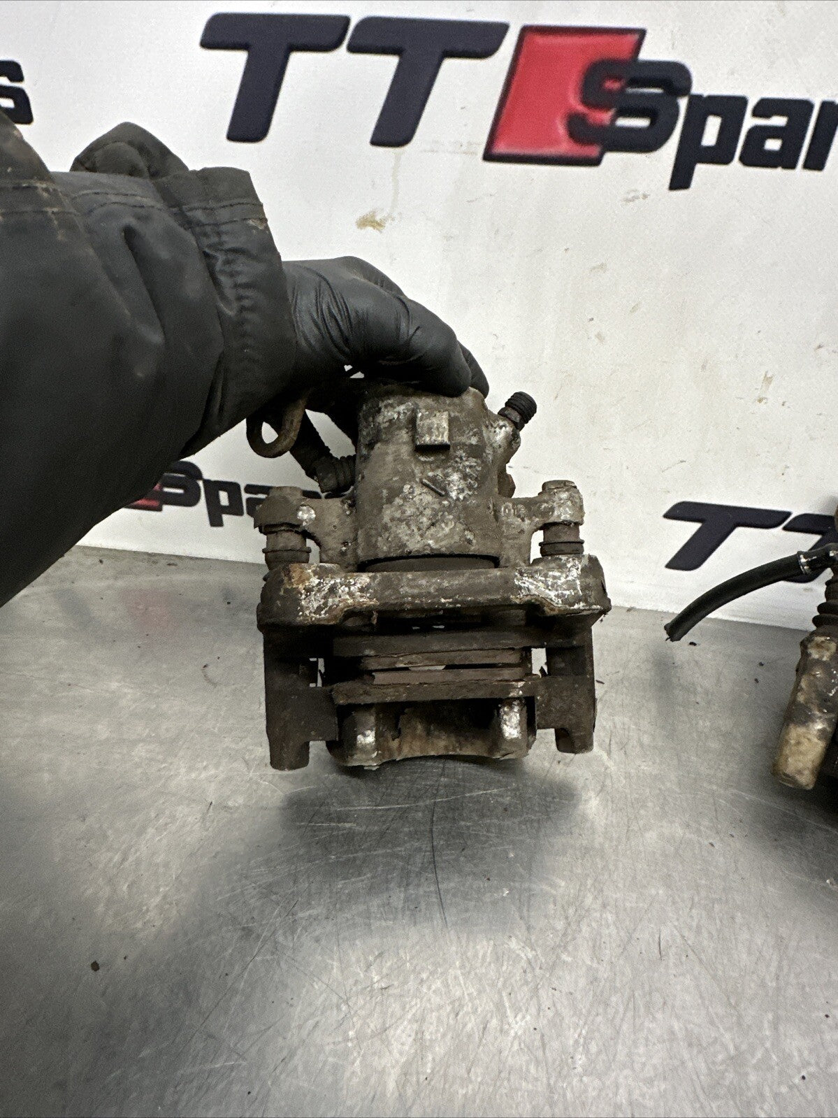 Audi TT Mk1 8N, 180 Pair of Rear Brake Calipers & Carriers - Used (0548)