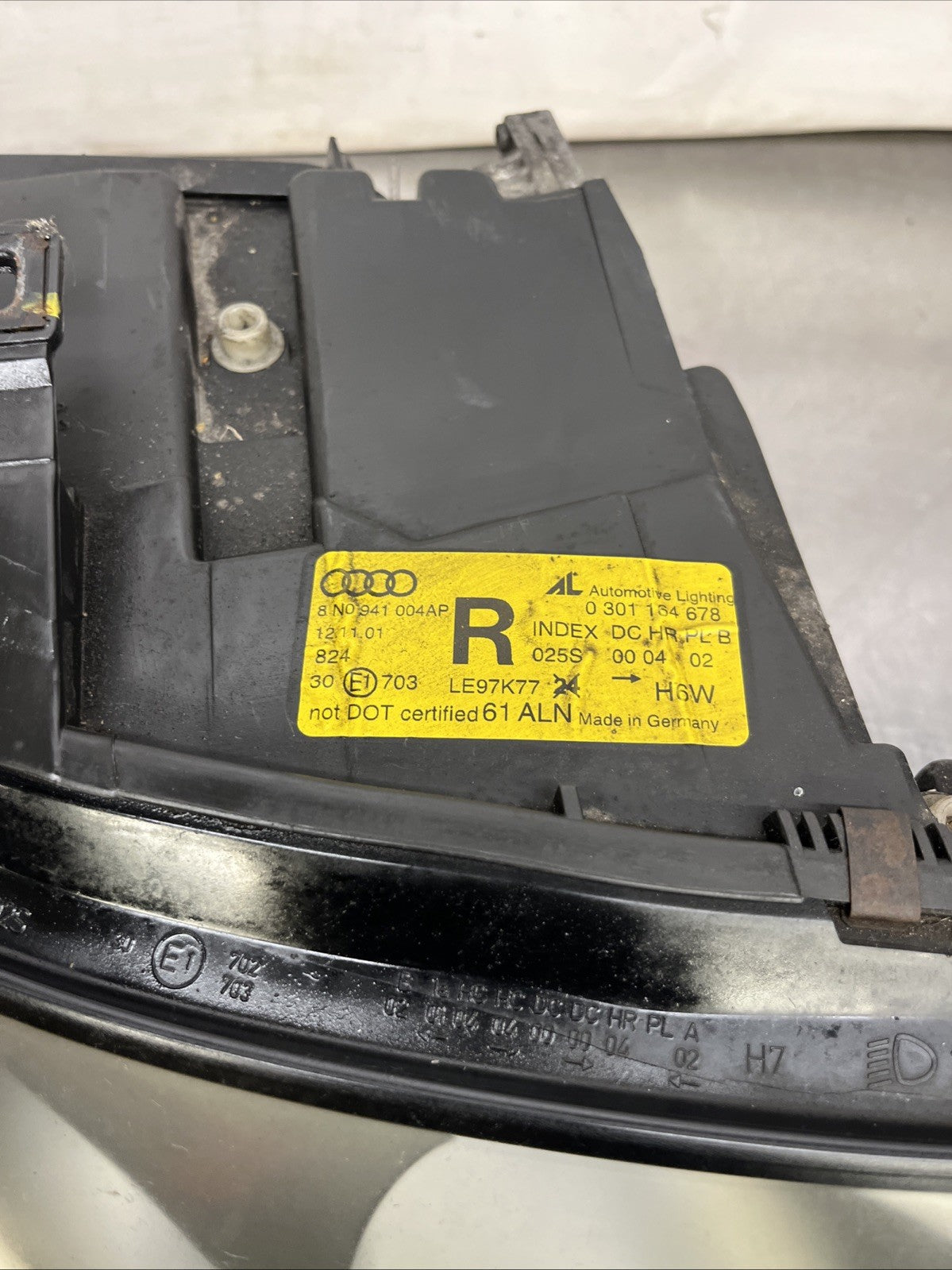 Audi TT Mk1 8N - Drivers Side, Silver Xenon Headlight 8N0941004AP, Used (0709)