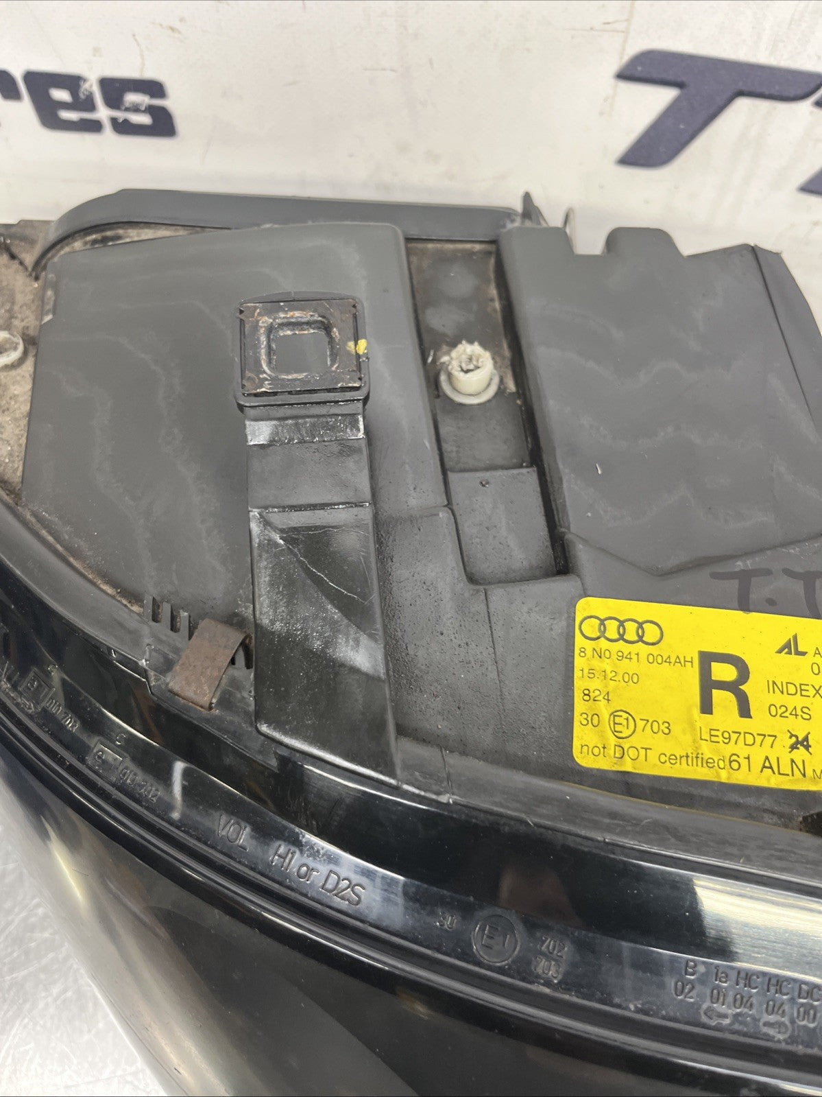 AUDI TT MK1 (1999 > 2007) FRONT RIGHT HEADLIGHT 8N0941004AH
