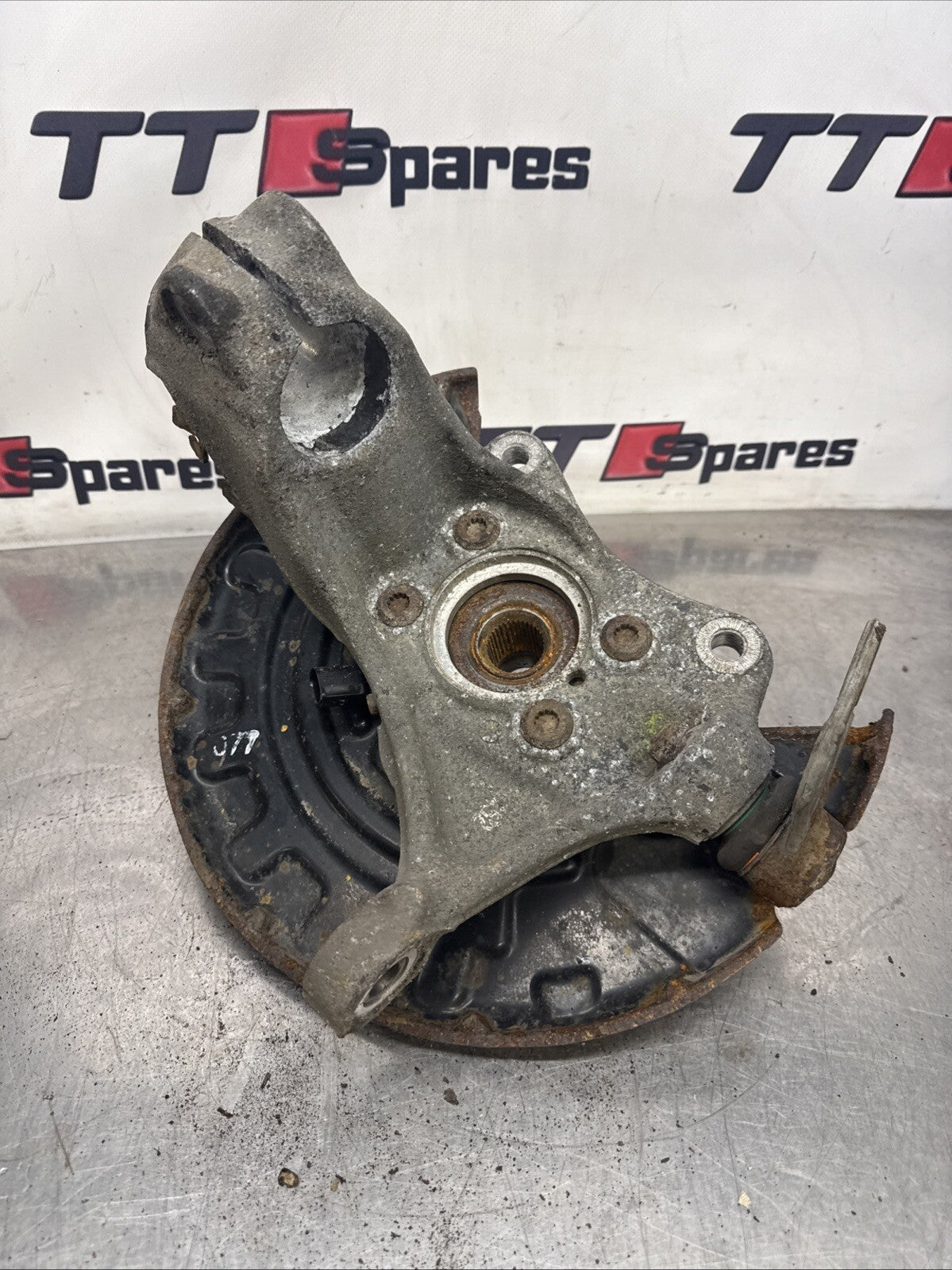 Audi TT 8J Mk2 NS Left Front Hub 8J0407253D