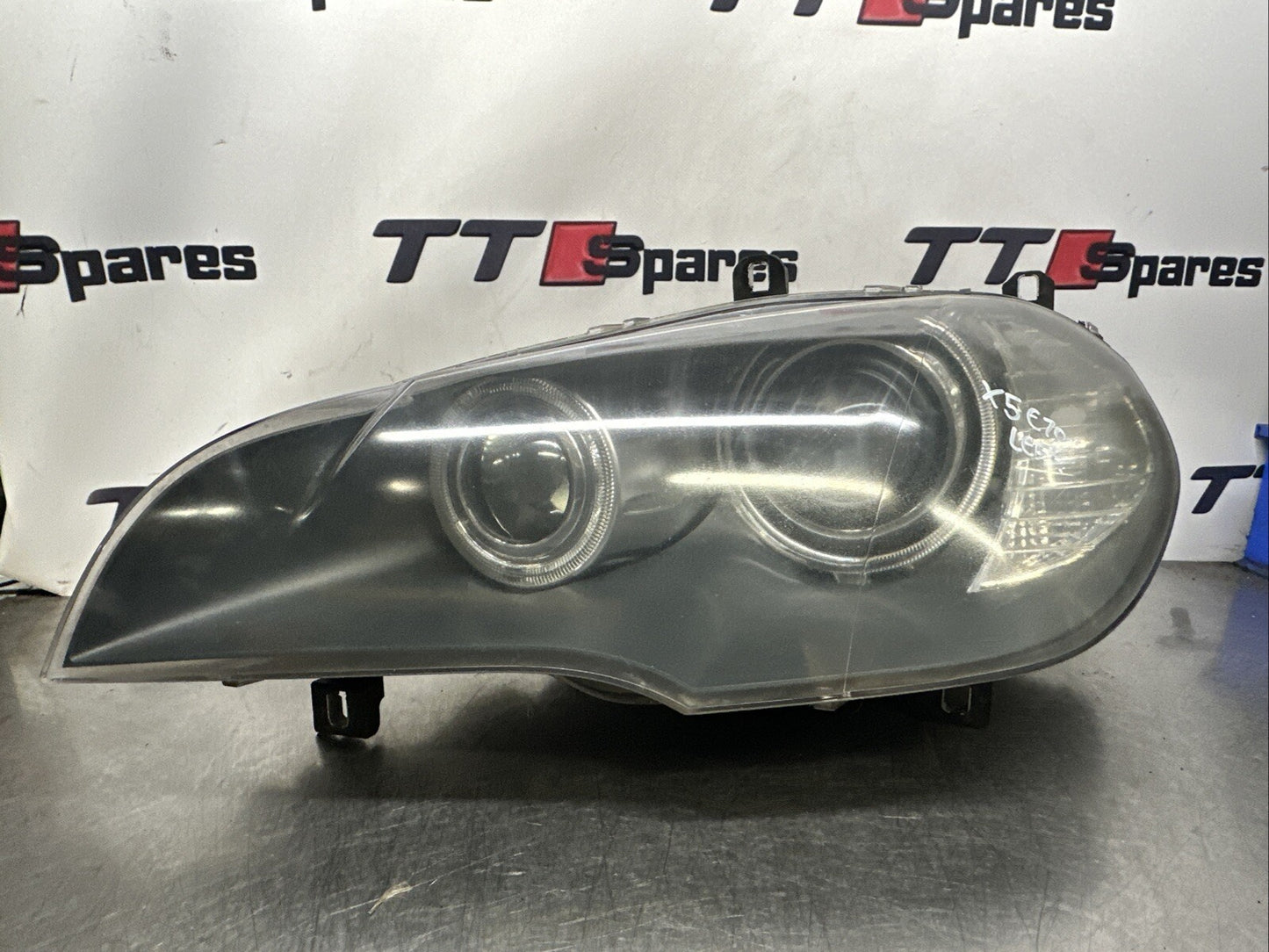 BMW E70 X5 Xenon Headlight Left Passenger Side 7161589