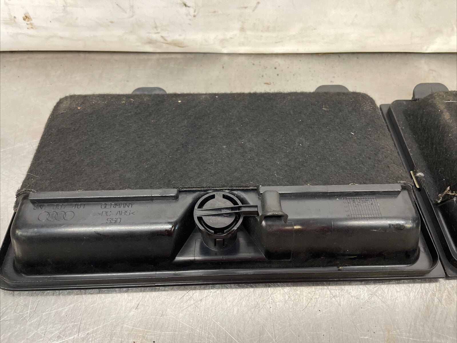AUDI TT 8N MK1 Roadster Access Panel PAIR 8N7867401 8N7867402