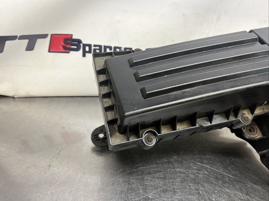 VW GOLF MK6 INTAKE AIR FILTER AIRBOX 1.6TDI CAY 3C0129607BF 2009-2012 3C0607AF