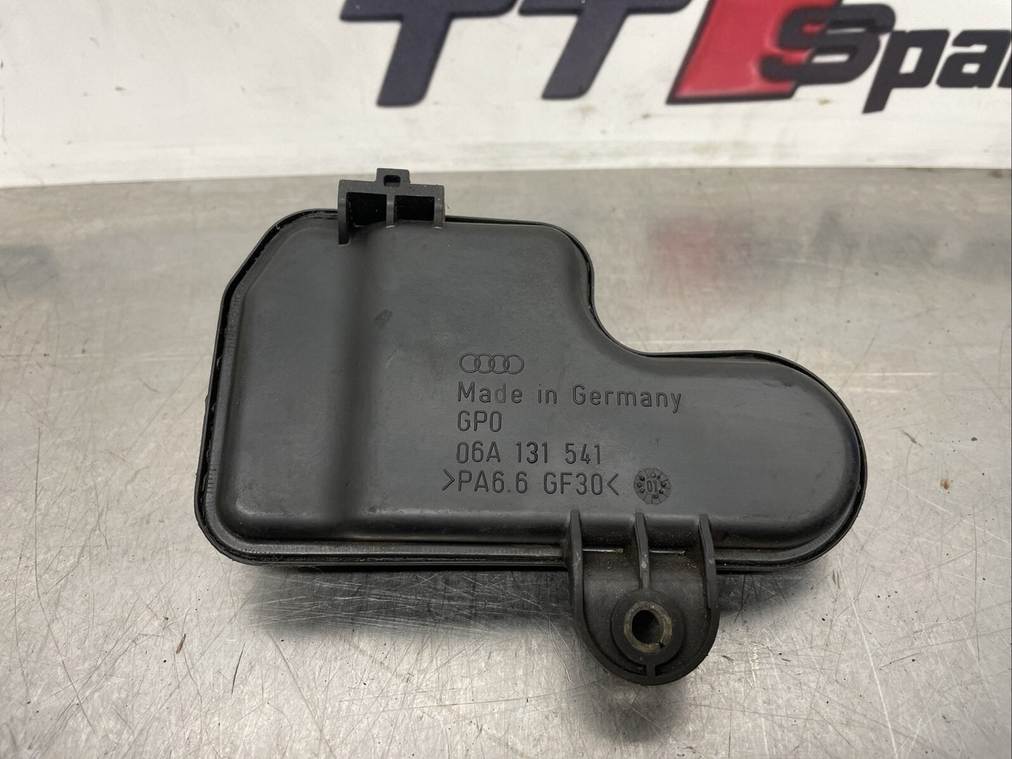 Audi TT S3 Leon Cupra R 1998-2006 Air Vacum Cannister Reservoir 06A131541