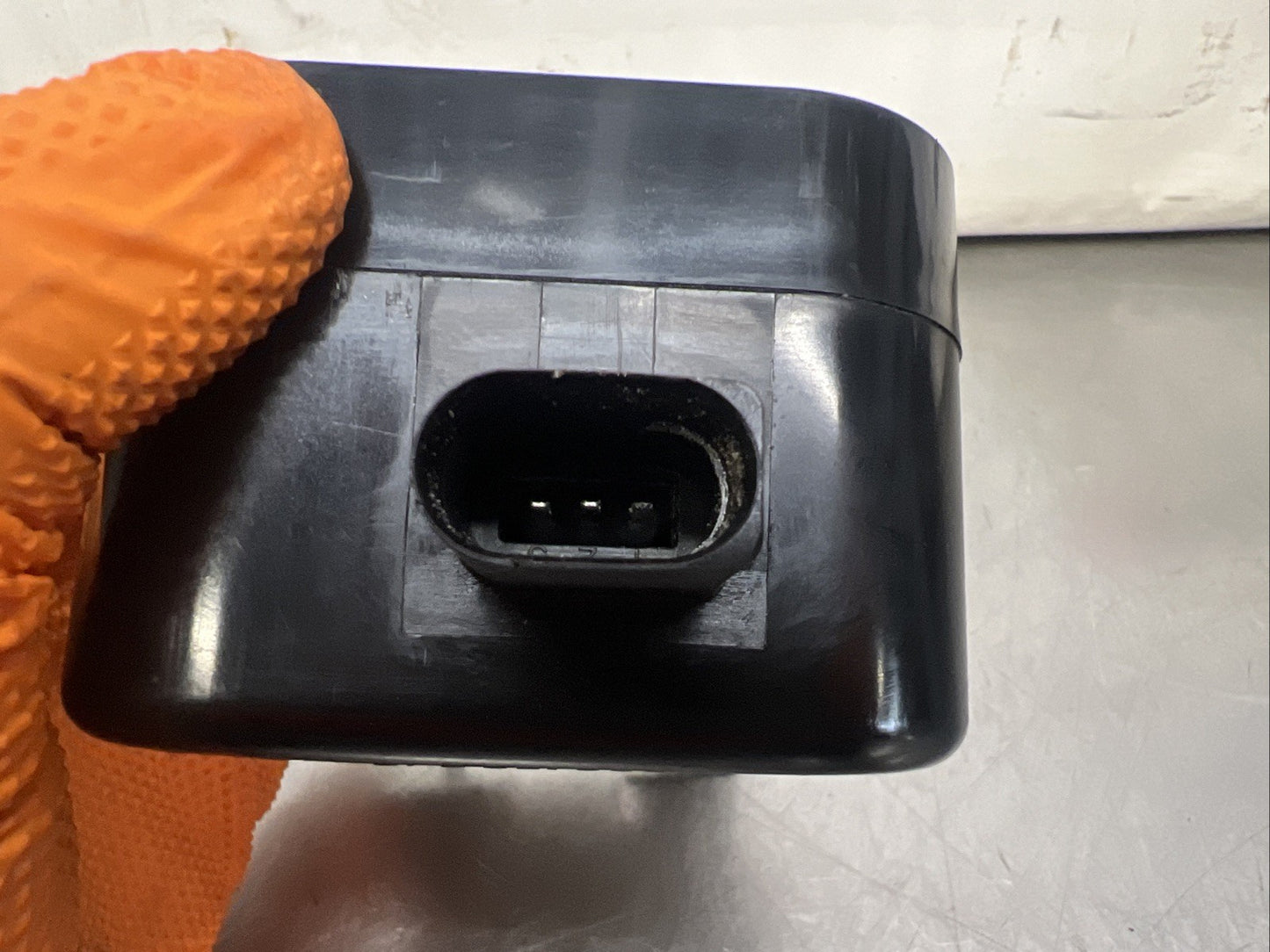 AUDI TT MK1 QUATTRO 8N 98-06 SIREN HORN ALARM WITH BRACKET 8L0951605