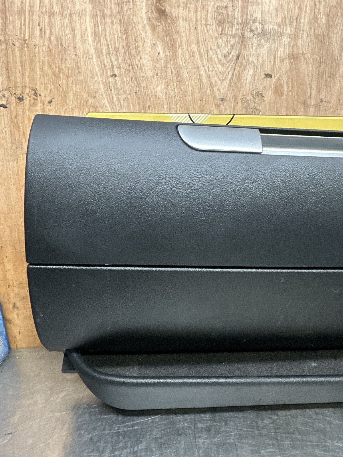 AUDI TT Mk1 8N 1999-2006 Glove Box 8N2857095 NON QUATTRO GLOVEBOX