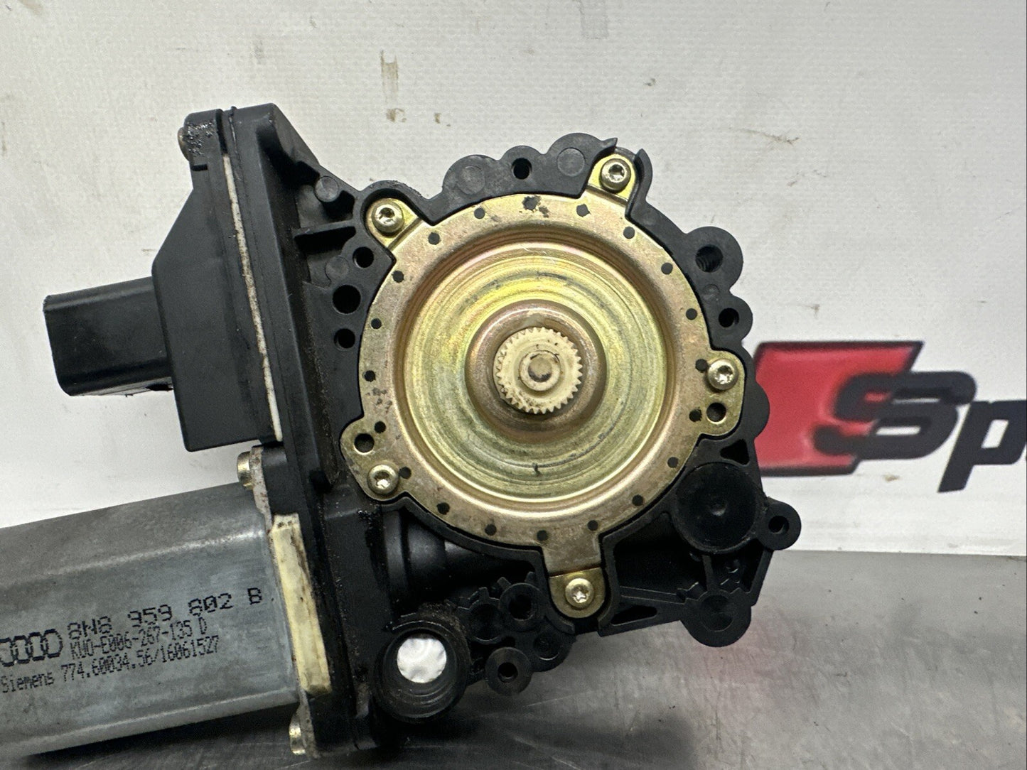 AUDI TT MK1 8N Roadster Convertible Driver Side Right Window Motor 8N7959802B