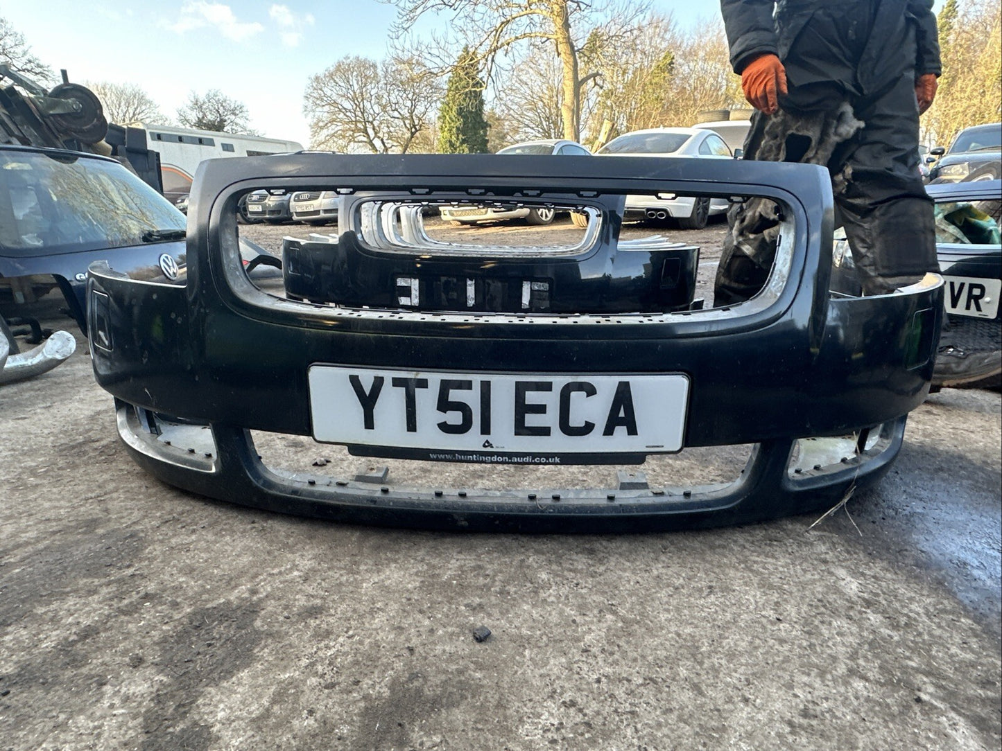 AUDI TT 8N 225 FRONT BUMPER BLACK NO WASHER JETS NO GRILLS