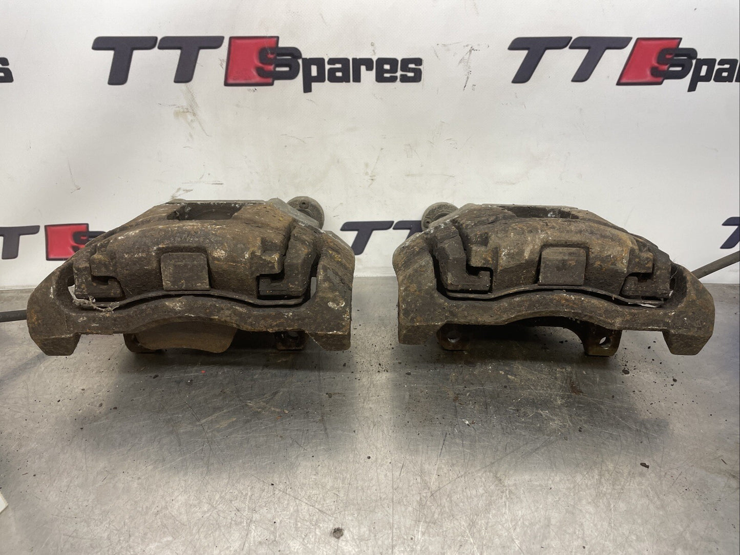 AUDI TT MK2 8J 3.2 V6 Front Brake Calipers AND Carriers A3 8P