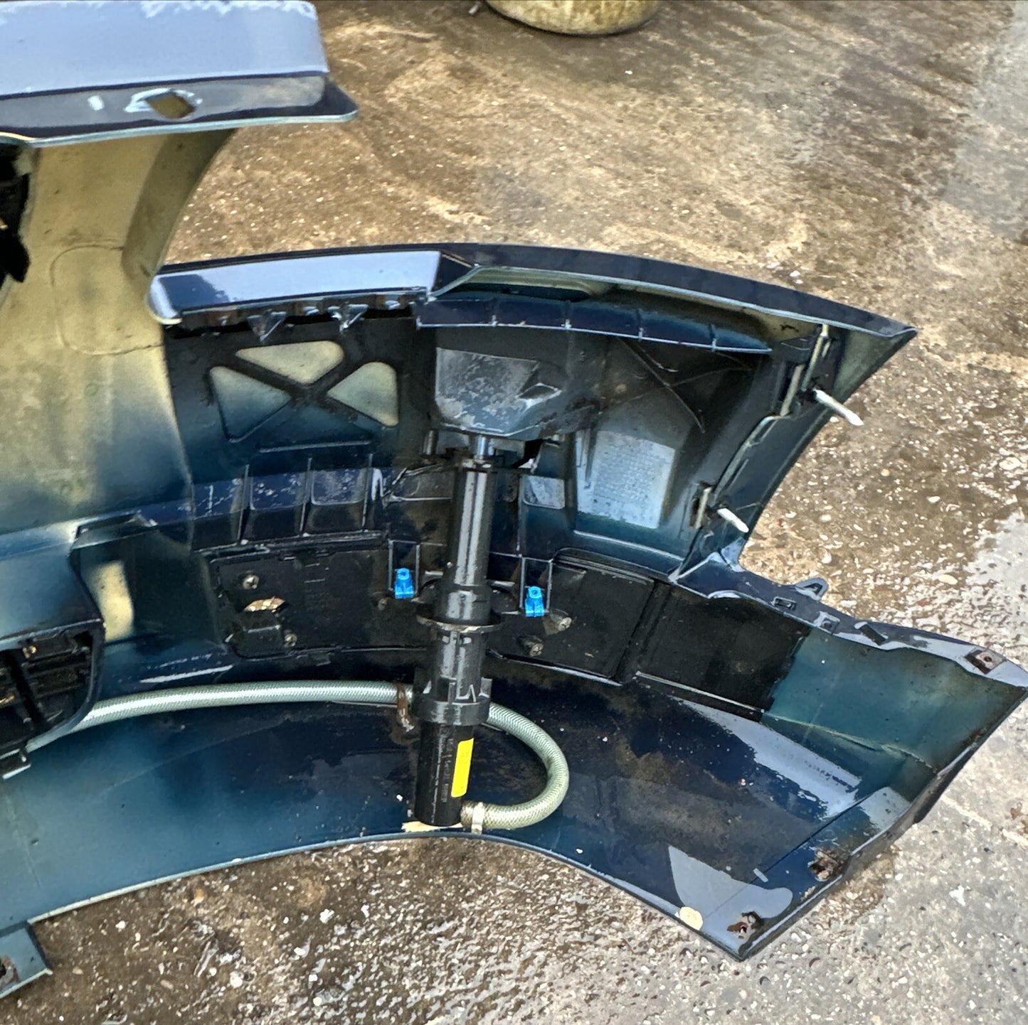 AUDI TT 8n mk1 3.2 V6 COMPLETE FRONT BUMPER + GRILLS WASHER JETS IN MORO BLUE