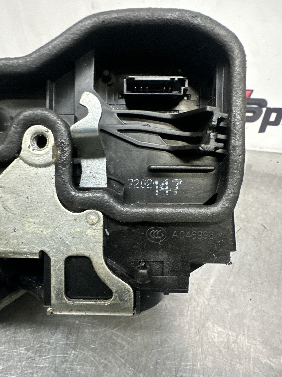 BMW X5 DOOR LOCK MECHANISM REAR LEFT PASSENGER SIDE 7202147 E70 2007 - 2009
