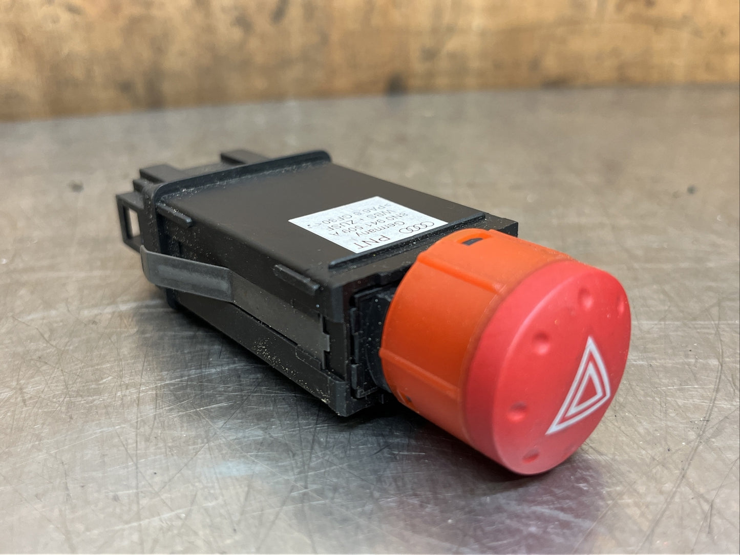 Audi TT Mk1 99-06 Hazard Warning Switch Button A / B 8N0941509A