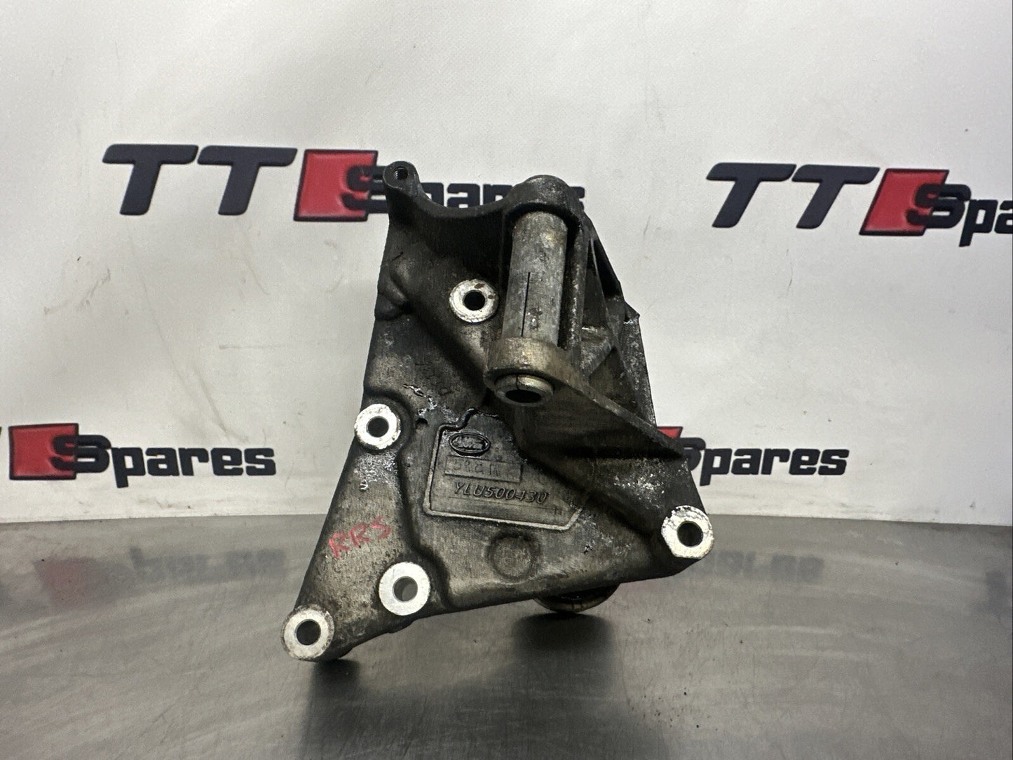 Range rover sport 3.6 tdv8 engine alternator mount bracket ylu500430