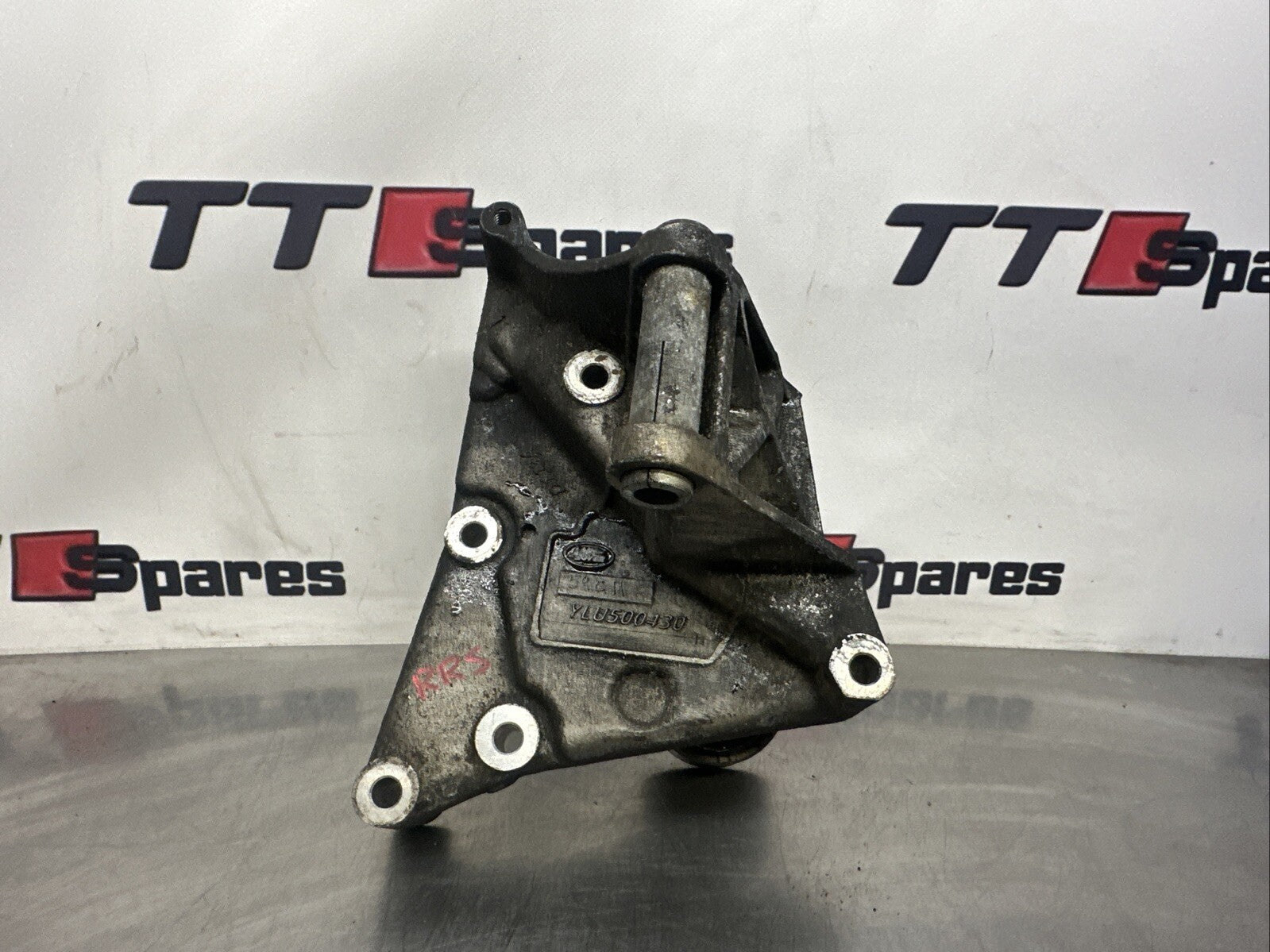Range rover sport 3.6 tdv8 engine alternator mount bracket ylu500430