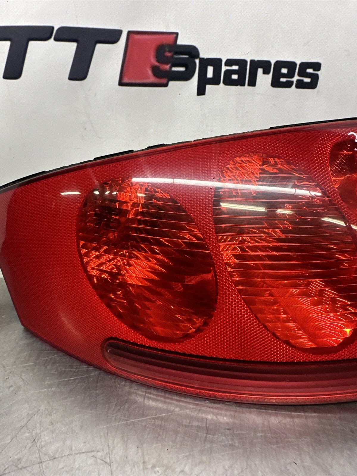 AUDI TT QUATTRO MK1 8N 3 DOOR COUPE LEFT REAR PASSENGER SIDE NEARSIDE TAIL LIGHT