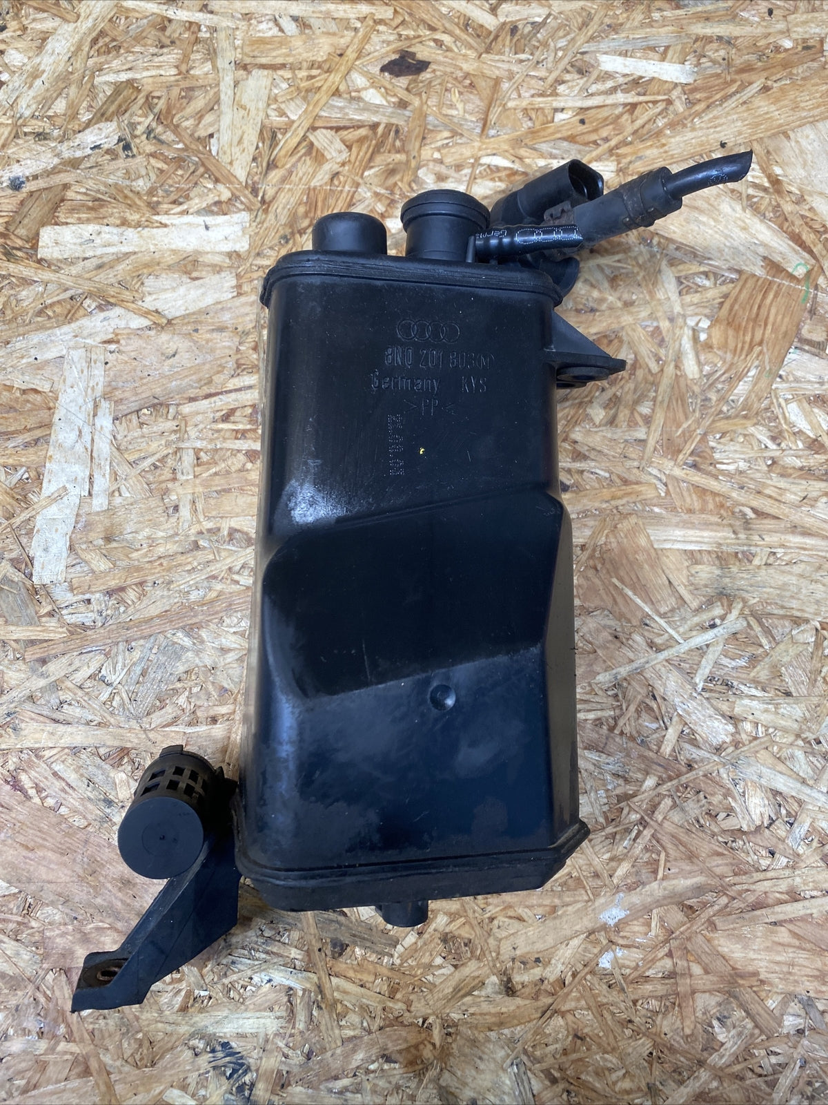Audi TT 8N Mk1 Activated Charcoal Canister 8N0201803M