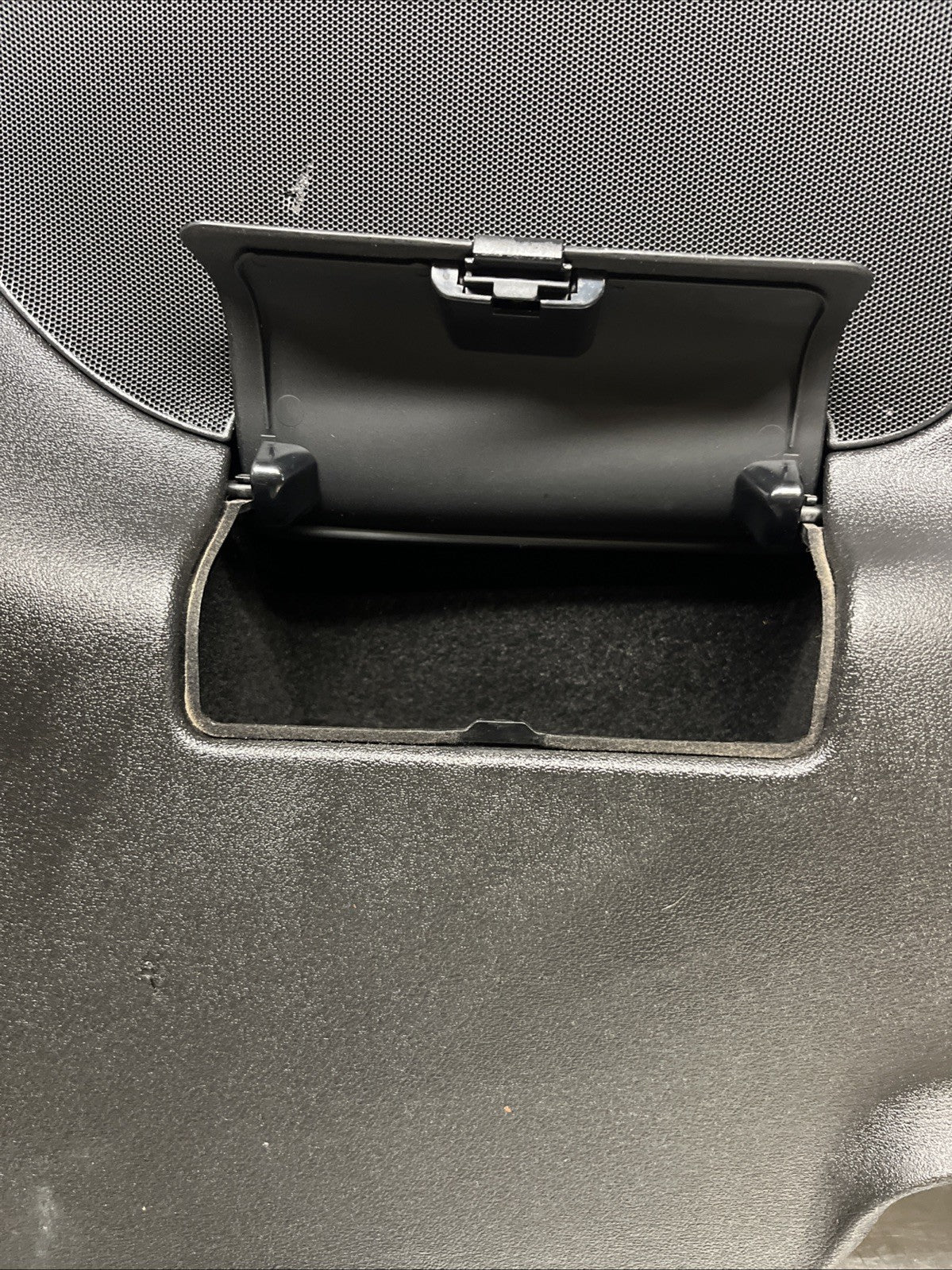 Audi TT MK1 98-06 8N Coupe N/S Left Rear Quarter Panel Trim Black 8N8867035F
