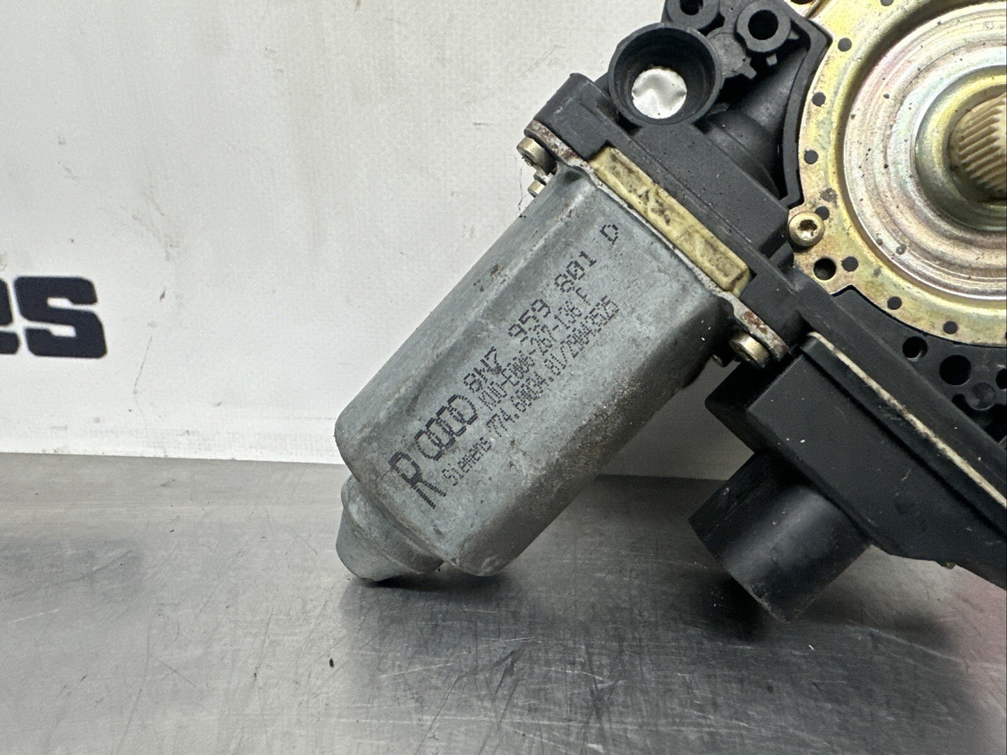 AUDI TT 8N Mk1 NS (Passenger Side) Electric Window Motor Genuine 8N8959801D
