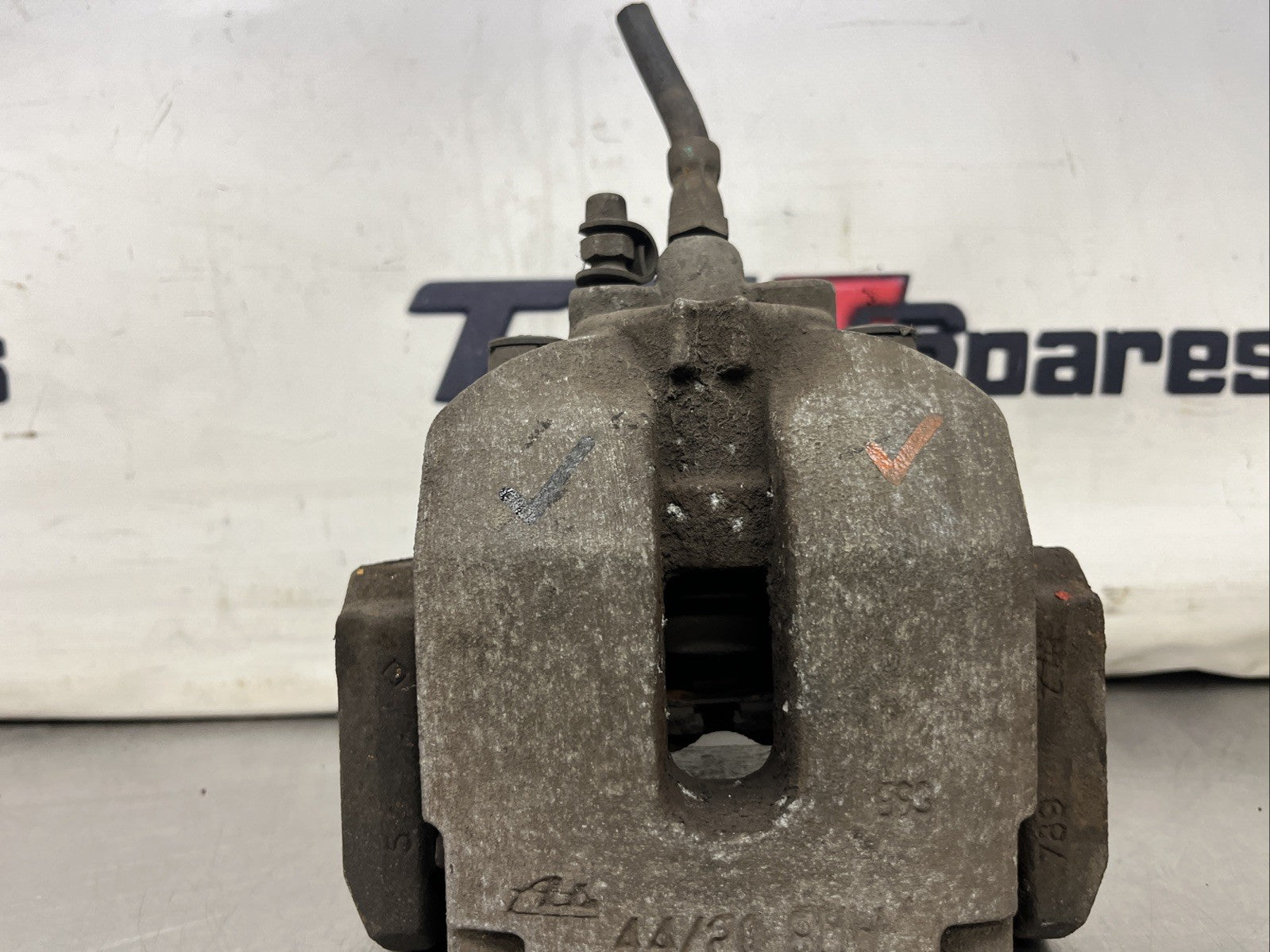 BMW E70 X5 REAR PASSENGER LEFT SIDE BRAKE CALIPER 44-20  44/20