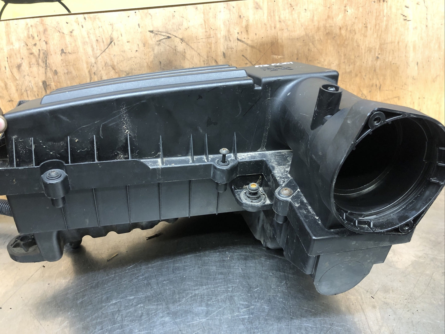 AUDI A3 8P MK2 AIR FILTER HOUSING BOX 4615185968 / 3C0129607