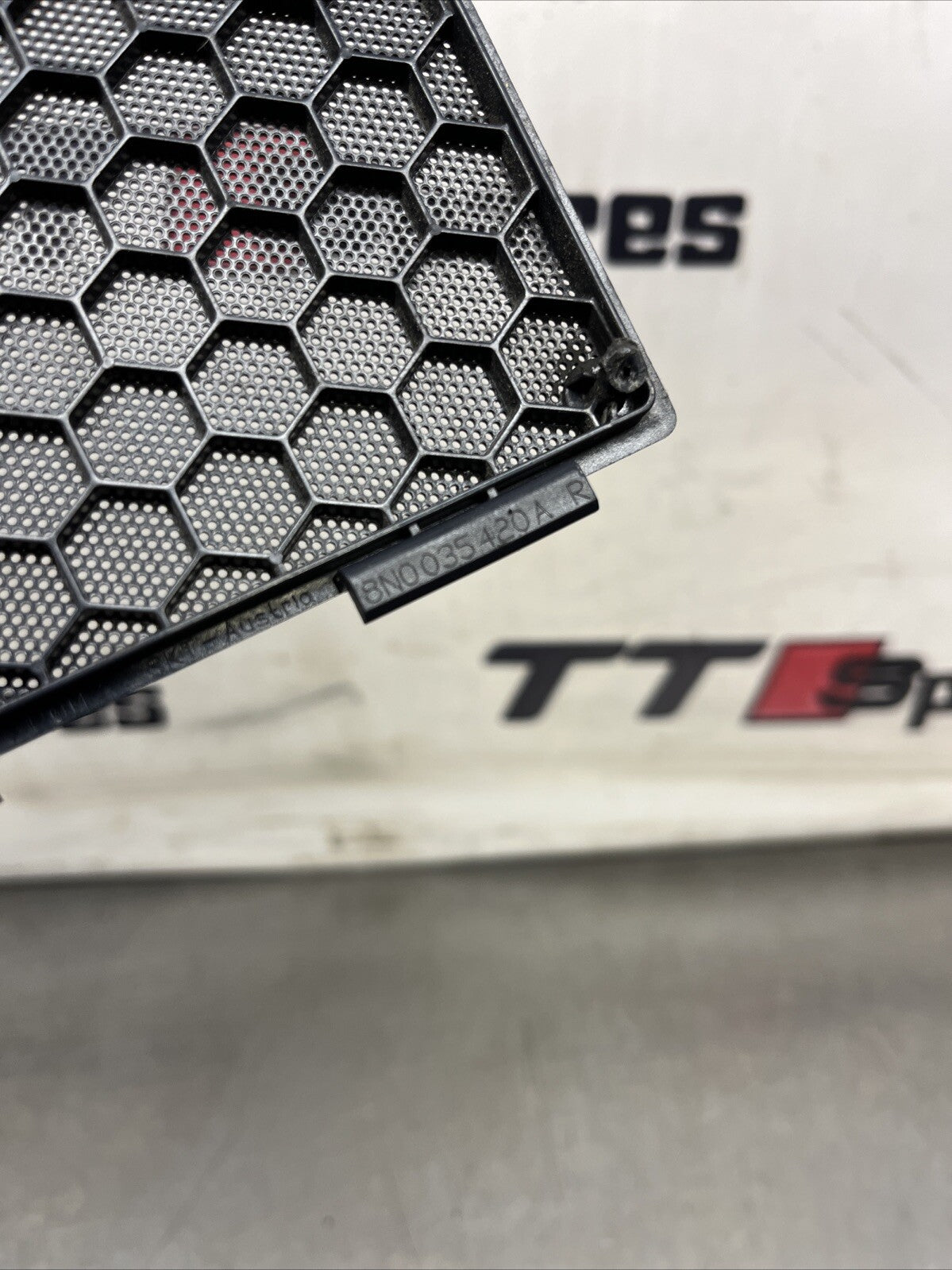 Audi TT 8N MK1 Right Offside O/s Bose Speaker Grill Cover 8N0035420A Blue