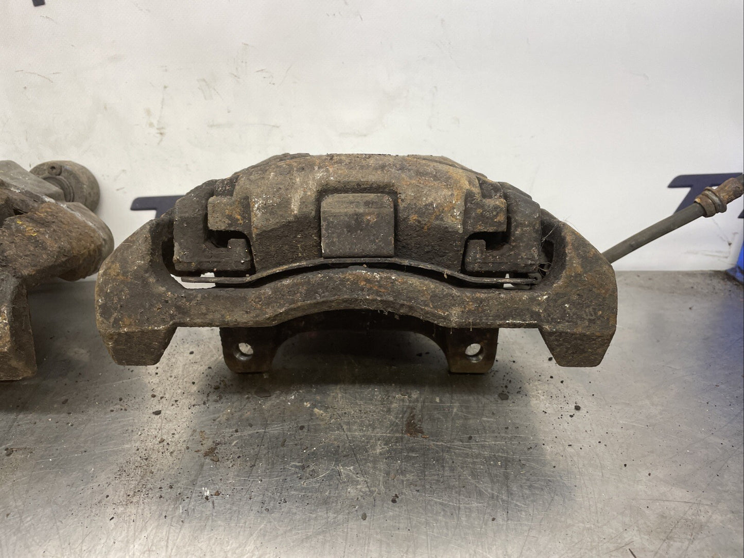 AUDI TT MK2 8J 3.2 V6 Front Brake Calipers AND Carriers A3 8P