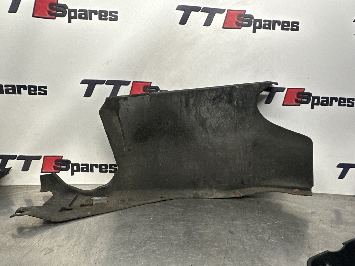 Audi TT 8N MK1 3.2 V6 DSG Offside Right Splash Guard Undertray Mount 8N0825250H