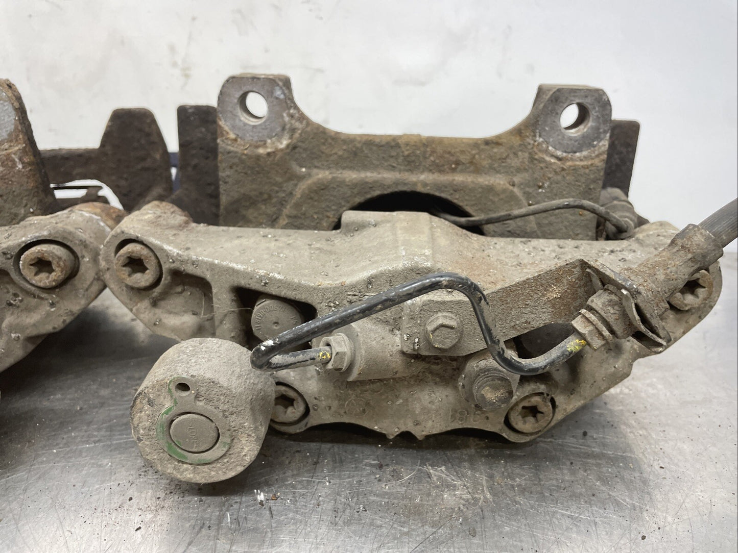 AUDI TT MK2 8J 3.2 V6 Front Brake Calipers AND Carriers A3 8P