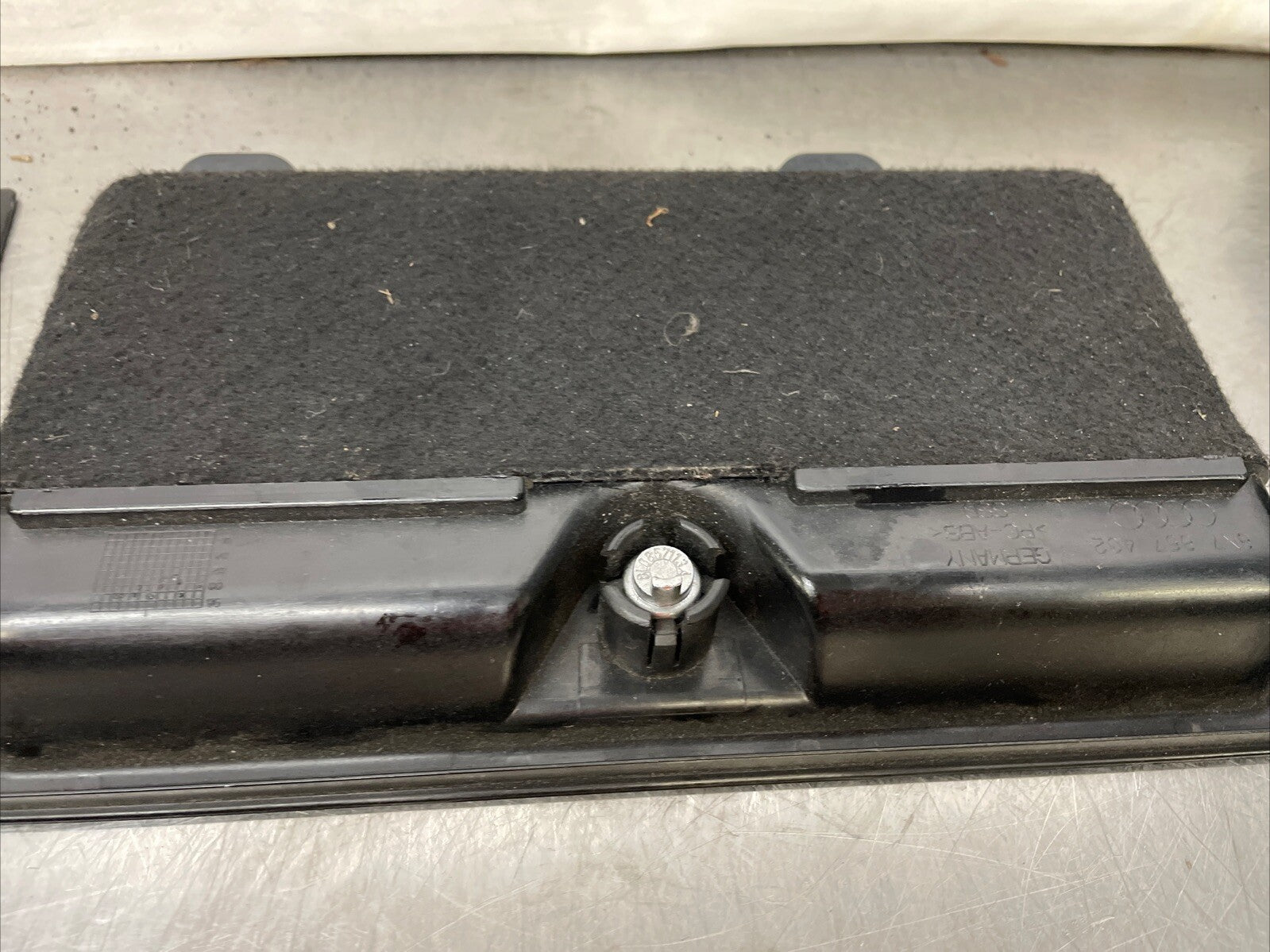 AUDI TT 8N MK1 Roadster Access Panel PAIR 8N7867401 8N7867402