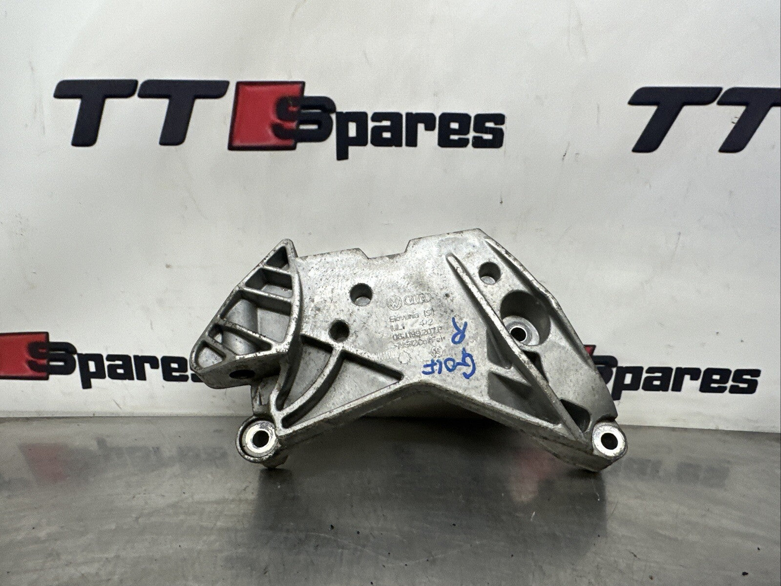 GENUINE 16-19 VW GOLF R MK7.5 AUDI S3 8V 2.0 ENGINE MOUNT BRACKET 06J199207P