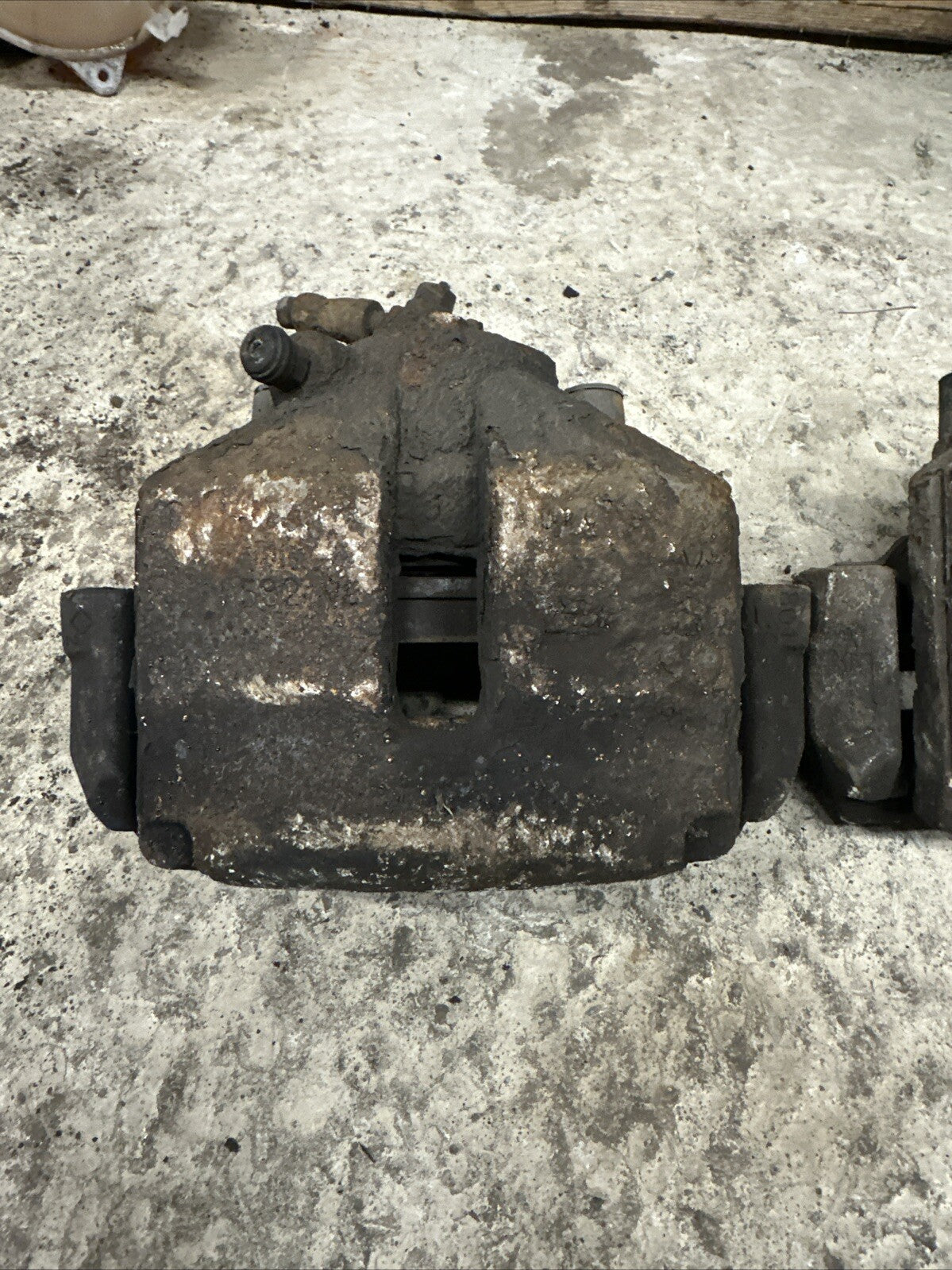 Audi TT Mk2 8J 2006-2014 PAIR of Front Brake Calipers & Carriers