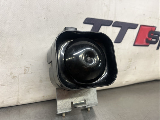 AUDI TT MK1 QUATTRO 8N 98-06 SIREN HORN ALARM WITH BRACKET 8L0951605