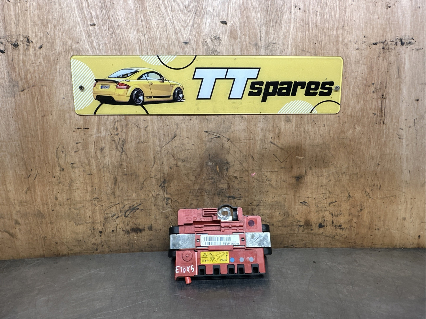 BMW E70 X5 2007 FUSE BOX RELAY 10688710