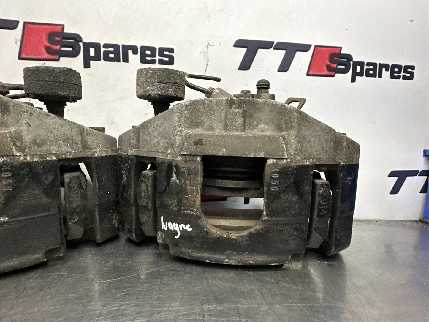 AUDI TT MK2 8J 3.2 V6 Front Brake Calipers AND Carriers A3 8P