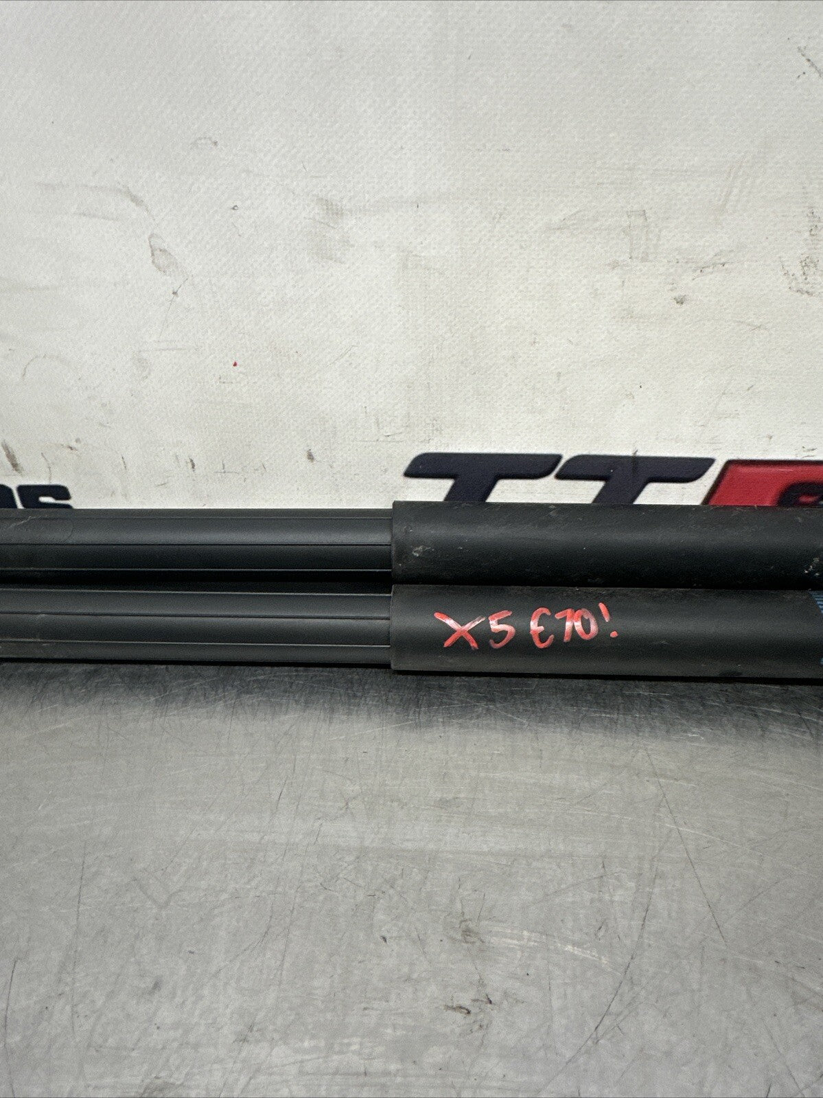 BMW E70 X5 2007- 2013 REAR TAILGATE BOOT SPRING TRUNK GAS STRUT HOLDER   7177283