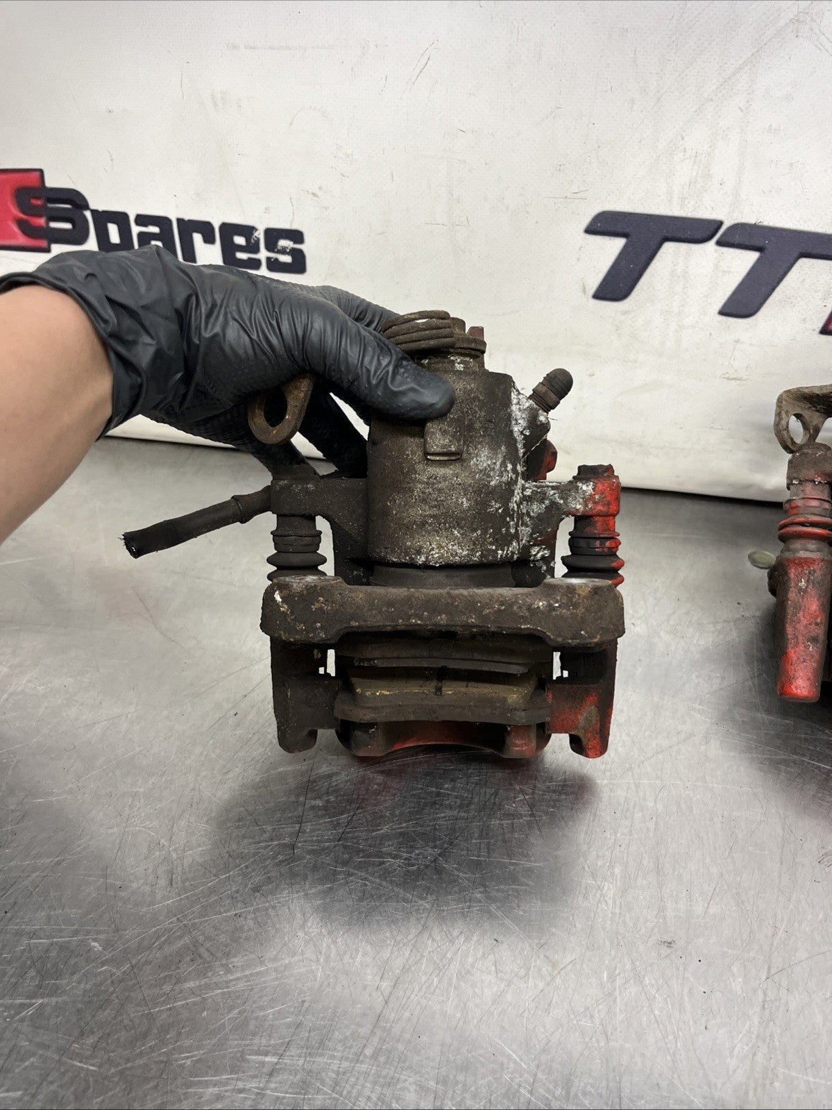 Audi TT Mk1 8N, 180 Pair of Rear Brake Calipers & Carriers - Used (0548)