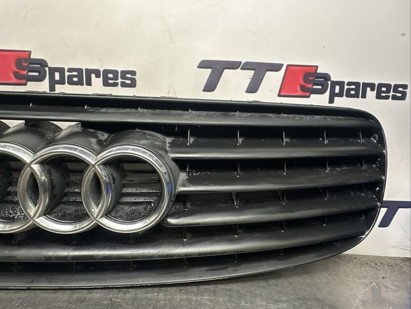Genuine Audi TT Mk1 8N 99-06 Quattro Badge 5 slat Grille bumper