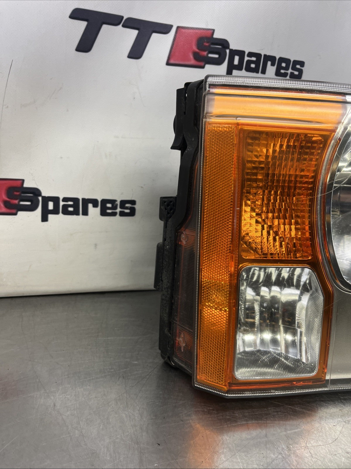LAND ROVER DISCOVERY 3 2005 - 2009 RIGHT DRIVER SIDE HEADLIGHT XBC500022 GENUINE