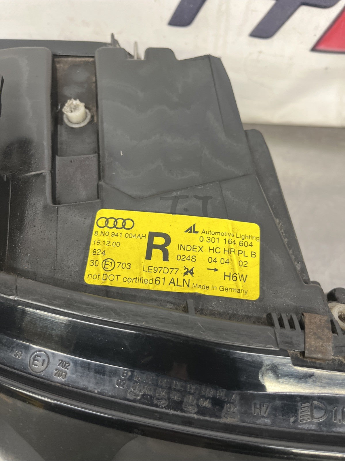 AUDI TT MK1 (1999 > 2007) FRONT RIGHT HEADLIGHT 8N0941004AH