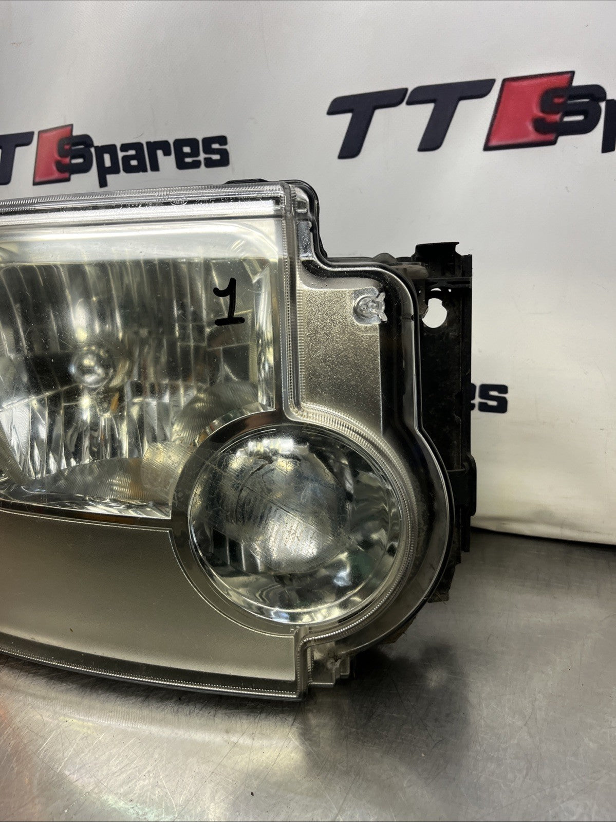 LAND ROVER DISCOVERY 3 2005 - 2009 RIGHT DRIVER SIDE HEADLIGHT XBC500022 GENUINE