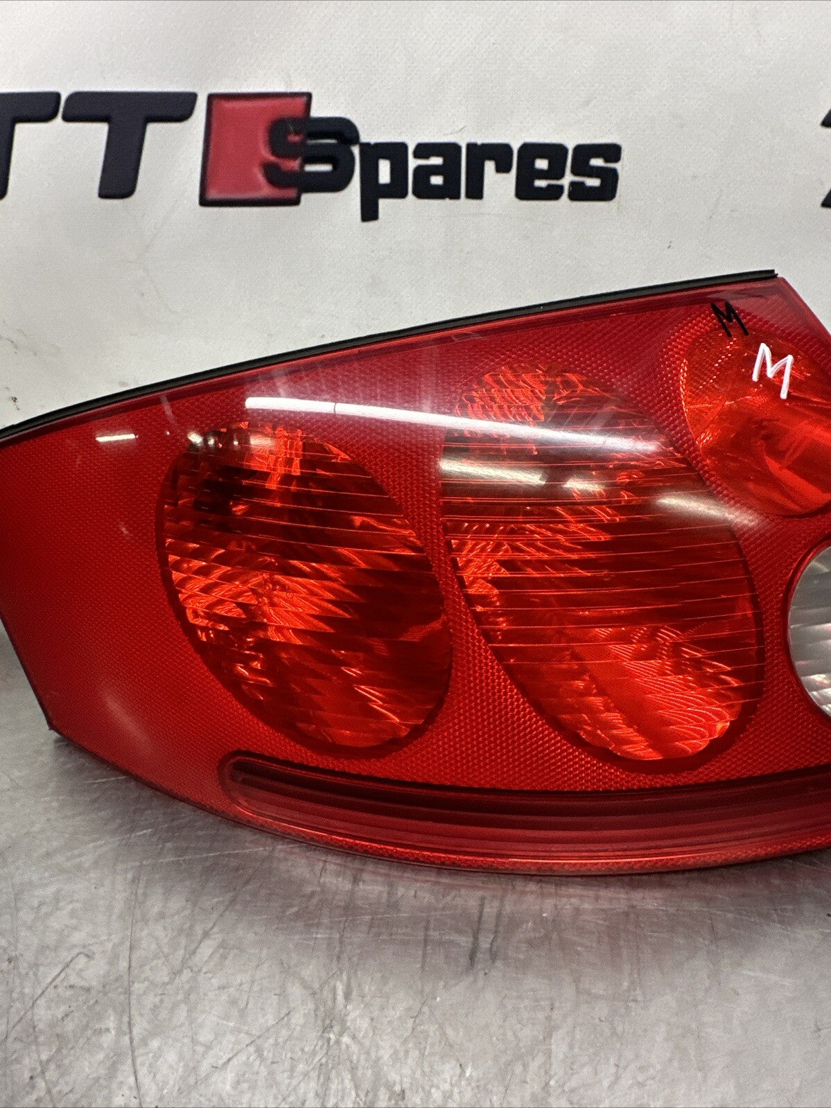 AUDI TT QUATTRO MK1 8N 3 DOOR COUPE LEFT REAR PASSENGER SIDE NEARSIDE TAIL LIGHT